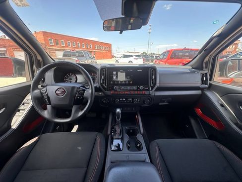 Certified 2025 Nissan Frontier PRO-4X w/ Pro Convenience Package AWD/4WD image 17