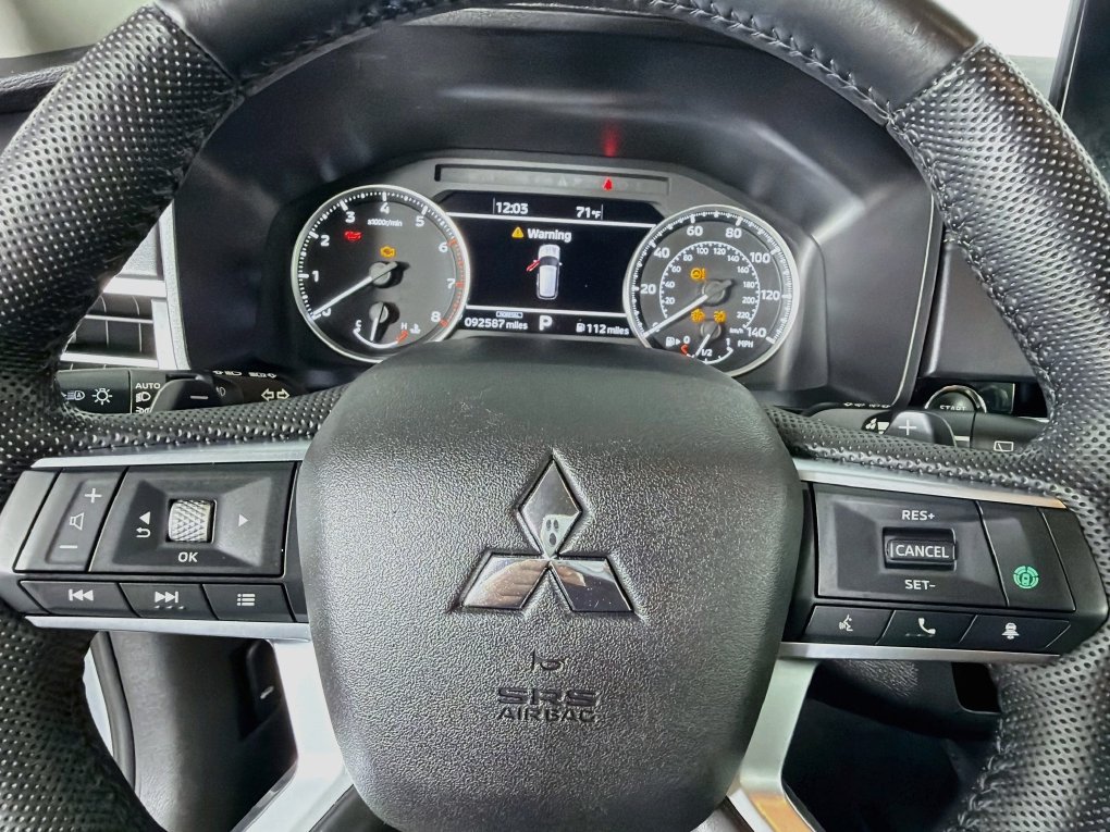 Used 2023 Mitsubishi Outlander SE FWD image 16