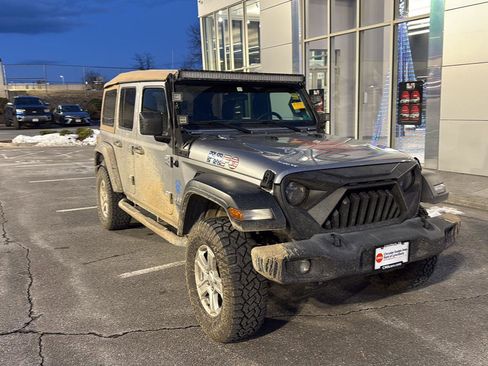 Used 2019 Jeep Wrangler Unlimited Sport S image 5