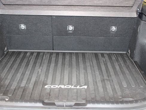 Used 2021 Toyota Corolla XSE FWD image 32