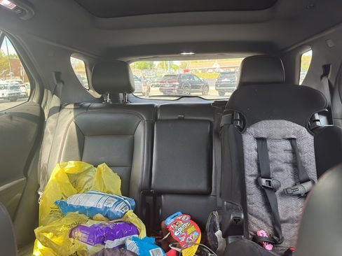 Used 2024 Chevrolet Equinox RS w/ RS Leather Package FWD image 7