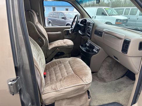 Used 2001 Chevrolet Express 1500 image 20