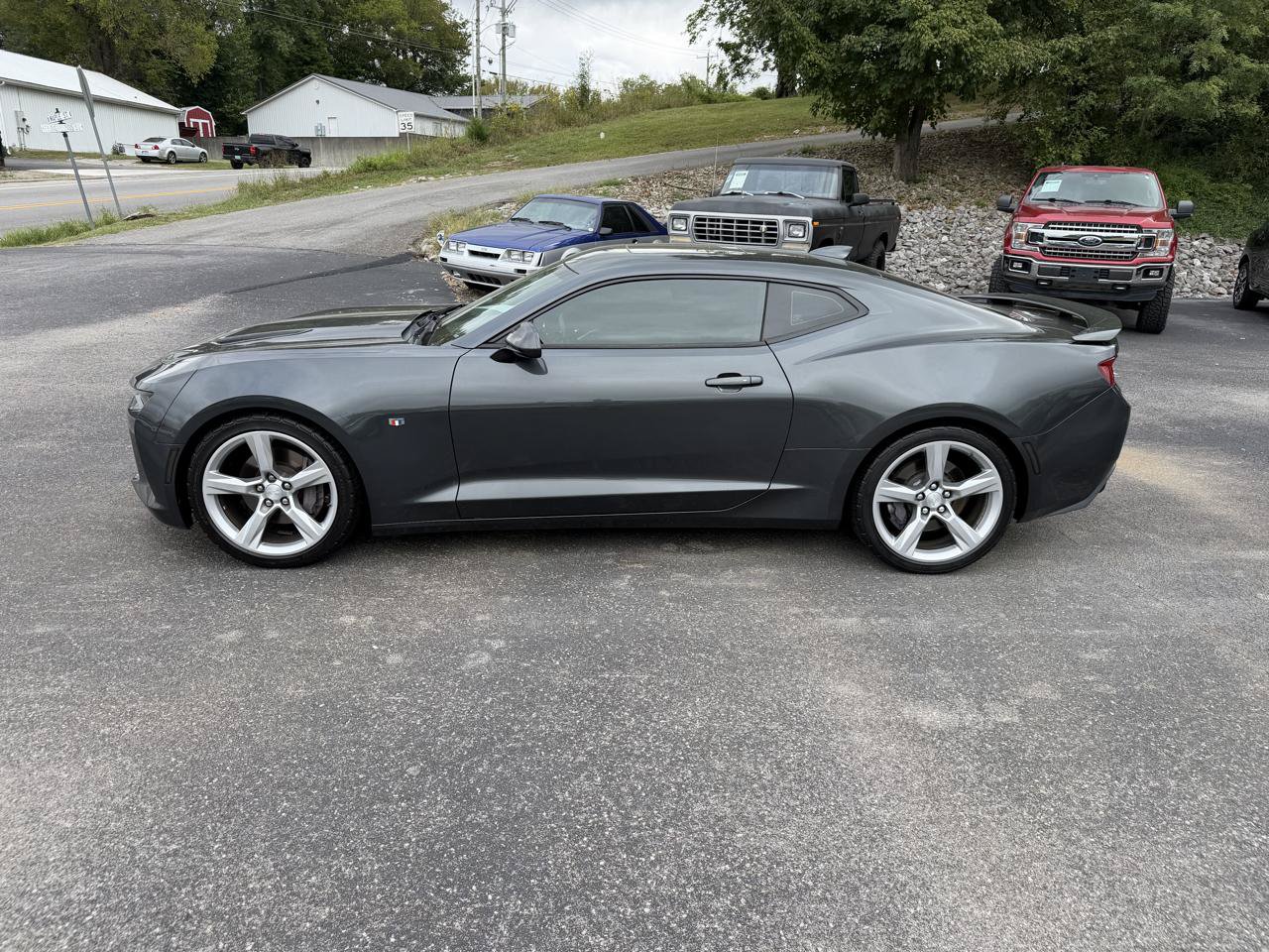 Used 2018 Chevrolet Camaro SS RWD image 2