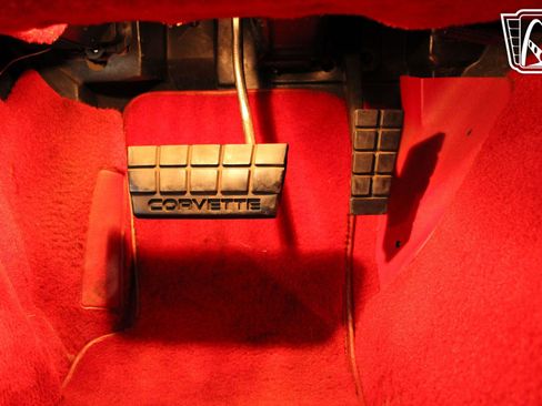 Used 1990 Chevrolet Corvette Coupe image 31