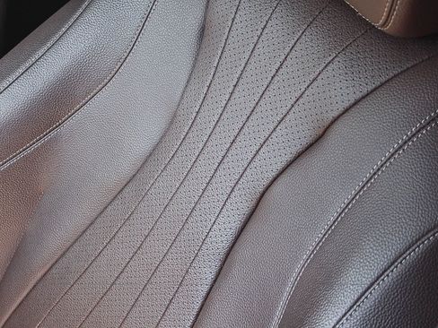 Used 2017 Mercedes-Benz E 300 image 33