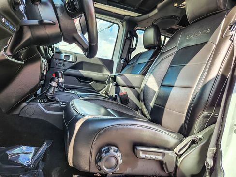 Used 2023 Jeep Wrangler Unlimited Sahara w/ Cold Weather Group image 7