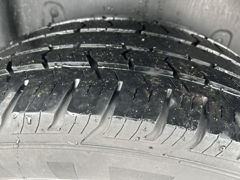 Used 2013 Chevrolet Avalanche LTZ image 27