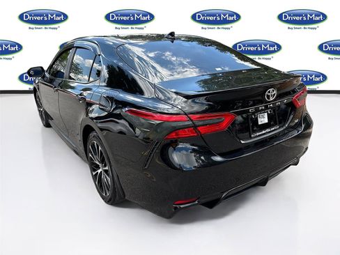 Used 2020 Toyota Camry SE FWD image 5