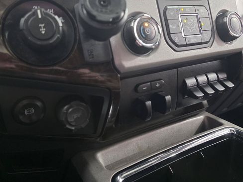 Used 2015 Ford F250 Platinum w/ FX4 Off-Road Package AWD/4WD image 22