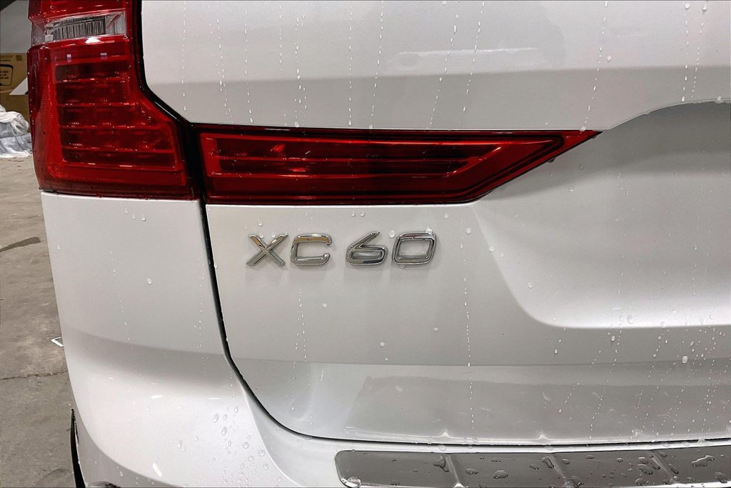 Certified 2024 Volvo XC60 B5 Core AWD/4WD image 25