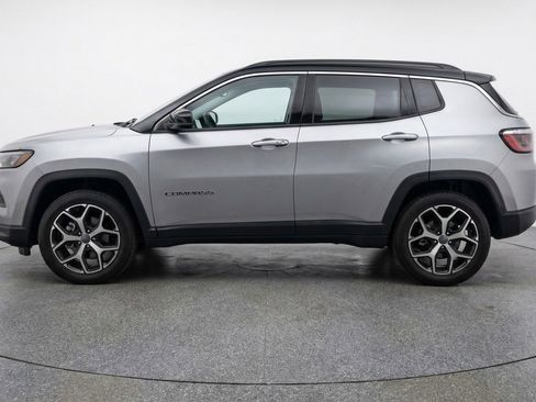 Used 2025 Jeep Compass Limited image 5