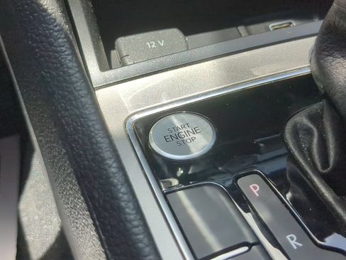 Used 2020 Volkswagen Passat 2.0T SE FWD image 16
