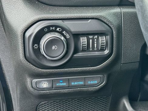 Certified 2022 Jeep Wrangler Unlimited Sahara w/ Cold Weather Group AWD/4WD image 11