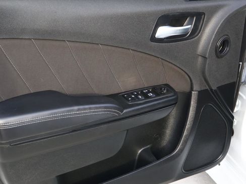 Used 2022 Dodge Charger R/T w/ Blacktop Package image 15