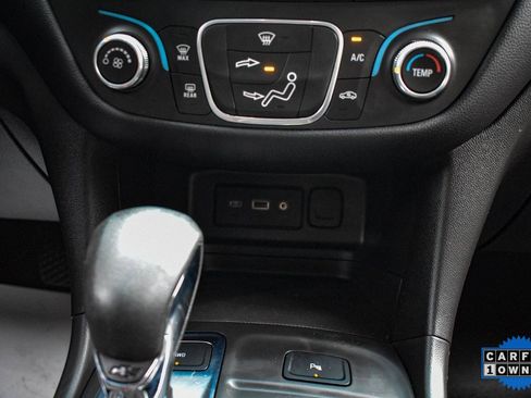 Used 2022 Chevrolet Equinox LT image 38