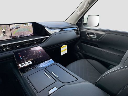 New 2026 INFINITI QX80 Luxe w/ Cargo Package RWD image 25