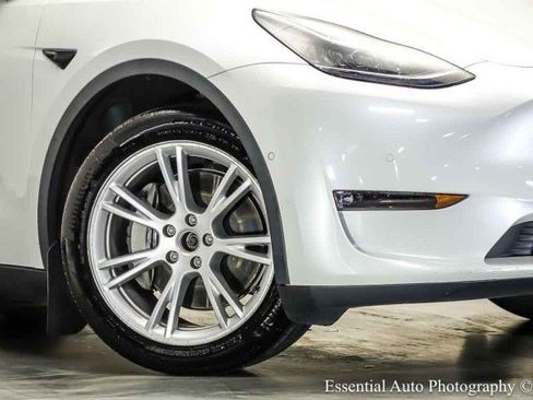 Used 2021 Tesla Model Y Long Range AWD/4WD image 3
