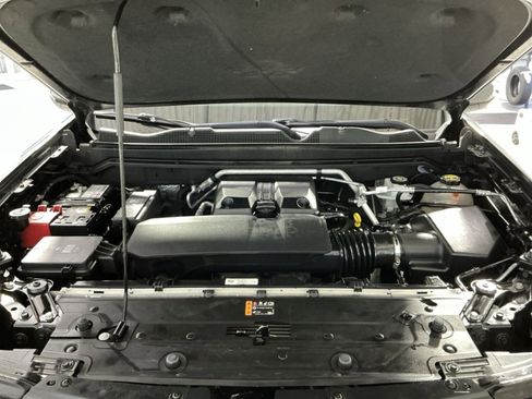 Used 2024 Chevrolet Colorado Trail Boss w/ Technology Package AWD/4WD image 28