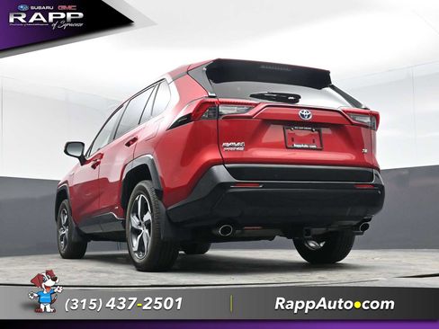 Used 2021 Toyota RAV4 SE w/ Weather & Moonroof Package AWD/4WD image 30