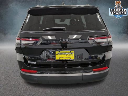 Used 2024 Jeep Grand Cherokee L Altitude image 5