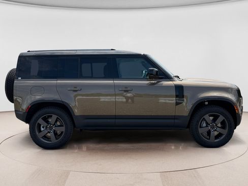 Used 2026 Land Rover Defender 110 S AWD/4WD image 6