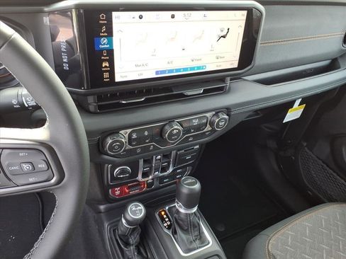 New 2026 Jeep Gladiator Mojave image 18