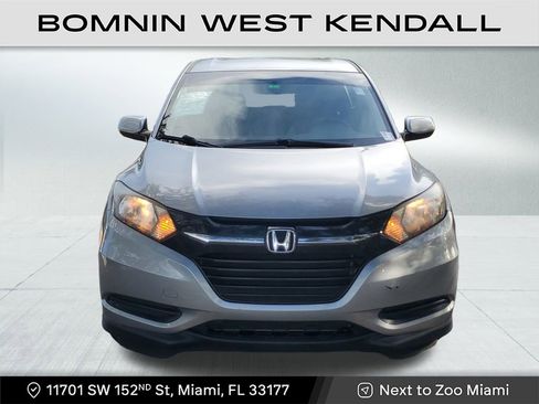 Used 2017 Honda HR-V LX image 2