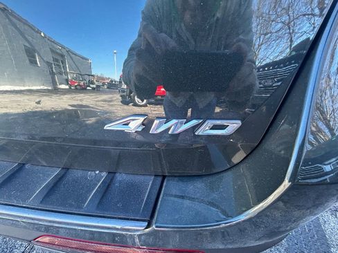 Used 2023 Ford Explorer XLT w/ Equipment Group 202A image 9