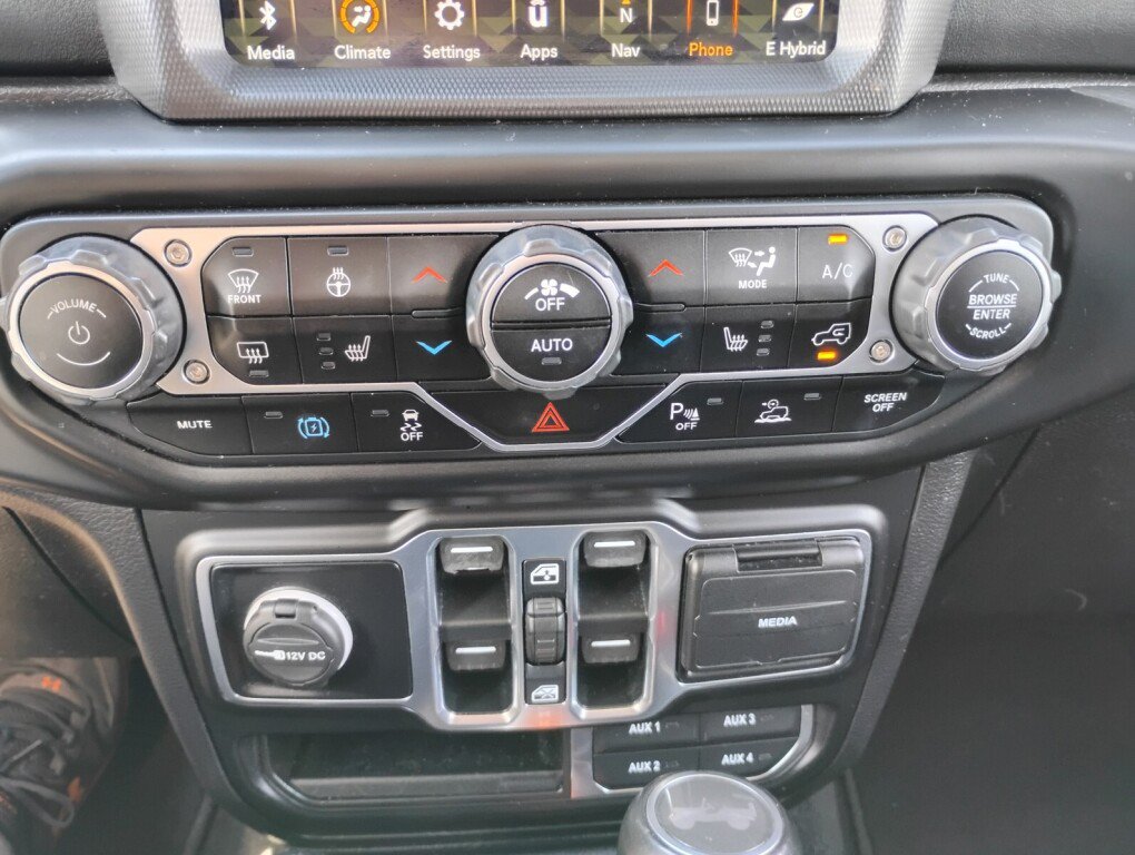 Used 2021 Jeep Wrangler Unlimited Sahara AWD/4WD image 19
