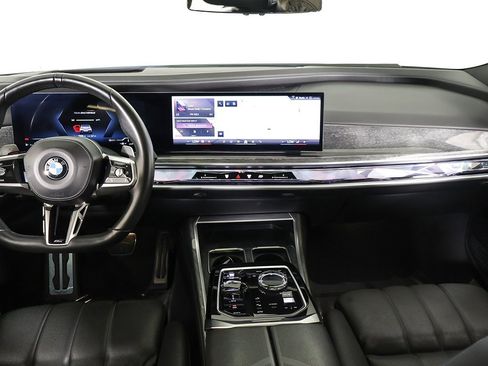 Used 2023 BMW 760i xDrive w/ Parking Assistance Package image 39