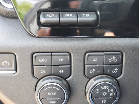 Used 2024 Chevrolet Silverado 2500 LTZ w/ LTZ Plus Package AWD/4WD image 29