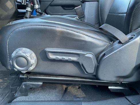 Used 2021 Jeep Wrangler Unlimited Sahara image 30