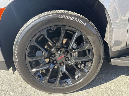 Used 2022 GMC Yukon SLT w/ SLT Premium Package image 12