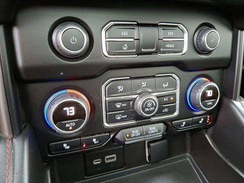 Used 2023 Chevrolet Tahoe RST image 16