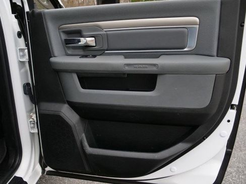 Used 2014 RAM 3500 Big Horn image 35