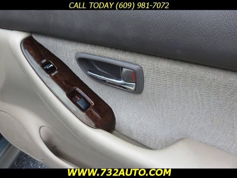 Used 2002 Subaru Outback Wagon AWD/4WD image 25