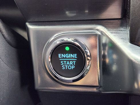 Certified 2021 Ford F150 Lariat w/ Equipment Group 502A High image 26