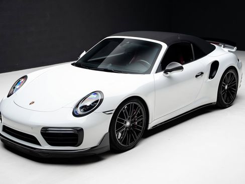 Used 2019 Porsche 911 Turbo image 5