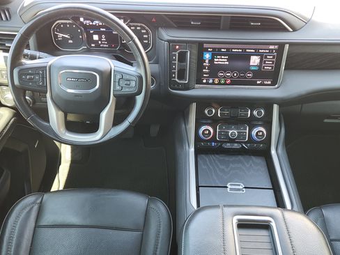 Used 2021 GMC Yukon XL Denali w/ Denali Premium Package AWD/4WD image 29