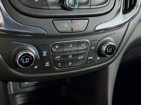 Used 2024 Chevrolet Equinox LT AWD/4WD image 23