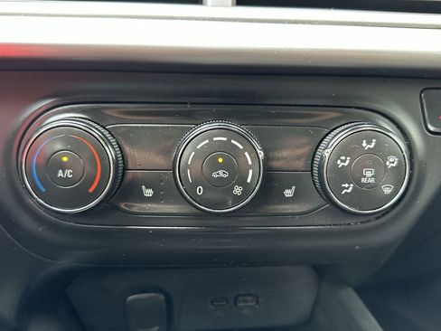 Used 2024 Chevrolet Trax RS w/ Driver Confidence Package image 28