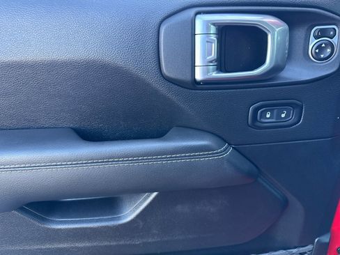 Used 2023 Jeep Wrangler Sahara w/ Cold Weather Group image 10