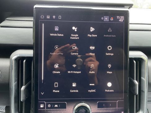 Used 2024 GMC Acadia Elevation image 27