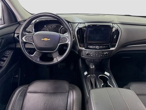 Used 2020 Chevrolet Traverse Premier image 2