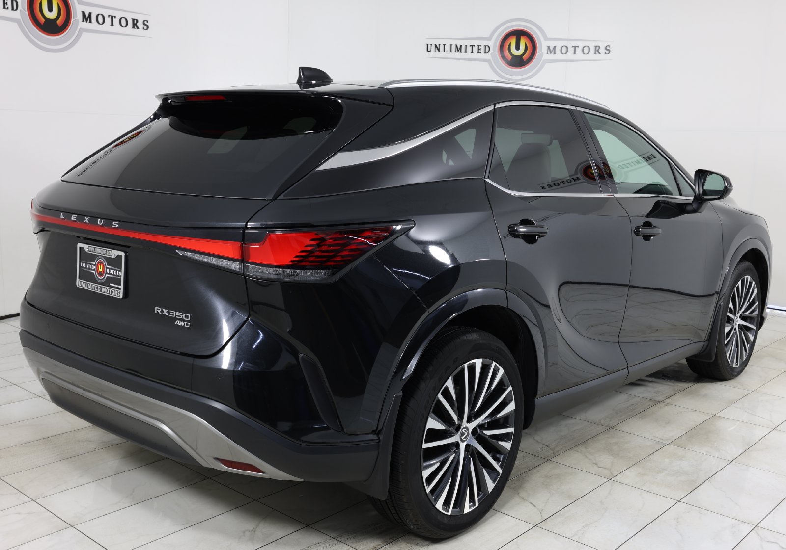 Used 2023 Lexus RX 350 AWD image 3