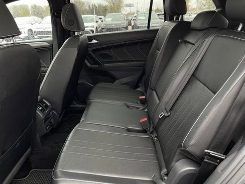 Used 2023 Volkswagen Tiguan SE R-Line image 25