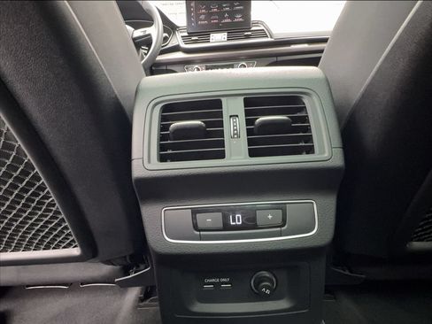 Used 2023 Audi Q5 2.0T Premium w/ Convenience Package AWD/4WD image 40