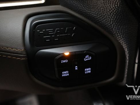 Used 2025 RAM 2500 Limited AWD/4WD image 23