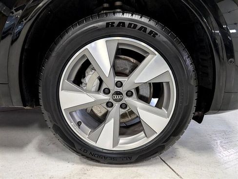 Used 2023 Audi Q5 Prestige w/ Prestige Package image 12
