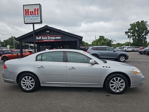 Used 2011 Buick Lucerne CXL w/ Driver Confidence Package FWD image 2